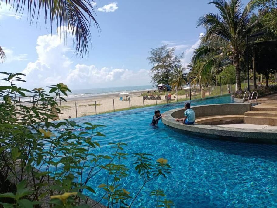 Timurbay Seafront Residence By Ozzy Azizi Kuantan Exteriér fotografie