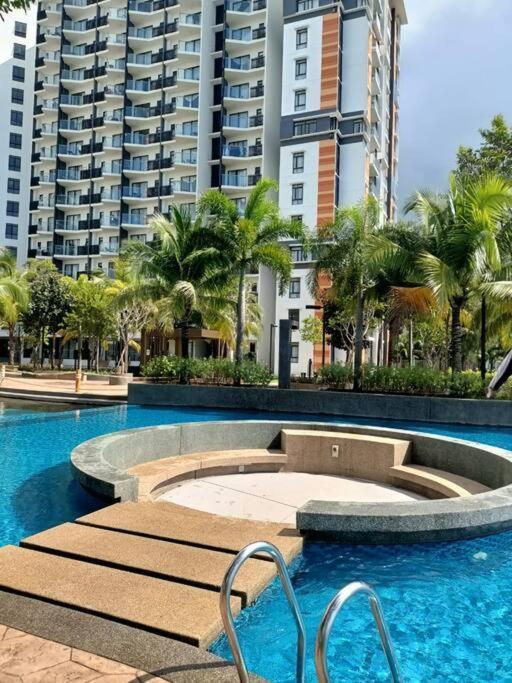 Timurbay Seafront Residence By Ozzy Azizi Kuantan Exteriér fotografie